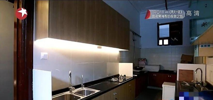 4 thành viên sống trong căn hộ 15m² phơi bày sự thật đáng sợ, diễn biến sau càng khiến người xem 4 thành viên sống trong căn hộ 15m² phơi bày sự thật đáng sợ, diễn biến sau càng khiến người xem
