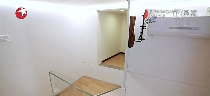4 thành viên sống trong căn hộ 15m² phơi bày sự thật đáng sợ, diễn biến sau càng khiến người xem 4 thành viên sống trong căn hộ 15m² phơi bày sự thật đáng sợ, diễn biến sau càng khiến người xem
