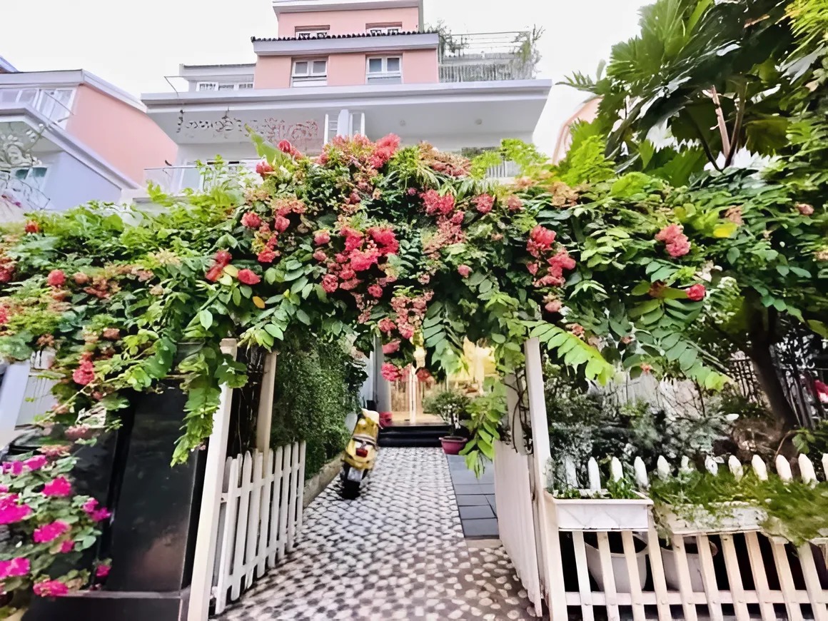 Nữ nghệ sĩ một mình nuôi 2 con trong biệt thự 4 tầng ở TP.HCM, không lấy chồng, U50 trẻ đẹp như 30- Ảnh 4. Nữ nghệ sĩ một mình nuôi 2 con trong biệt thự 4 tầng ở TP.HCM, không lấy chồng, U50 trẻ đẹp như 30- Ảnh 4.
