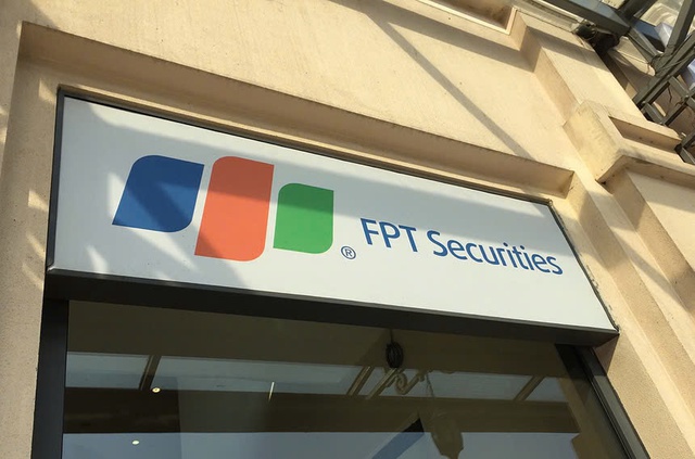 FPTS tăng vốn điều lệ lên 3.365 tỷ đồng sau đợt phát hành cổ phiếu thưởng- Ảnh 1. FPTS tăng vốn điều lệ lên 3.365 tỷ đồng sau đợt phát hành cổ phiếu thưởng- Ảnh 1.