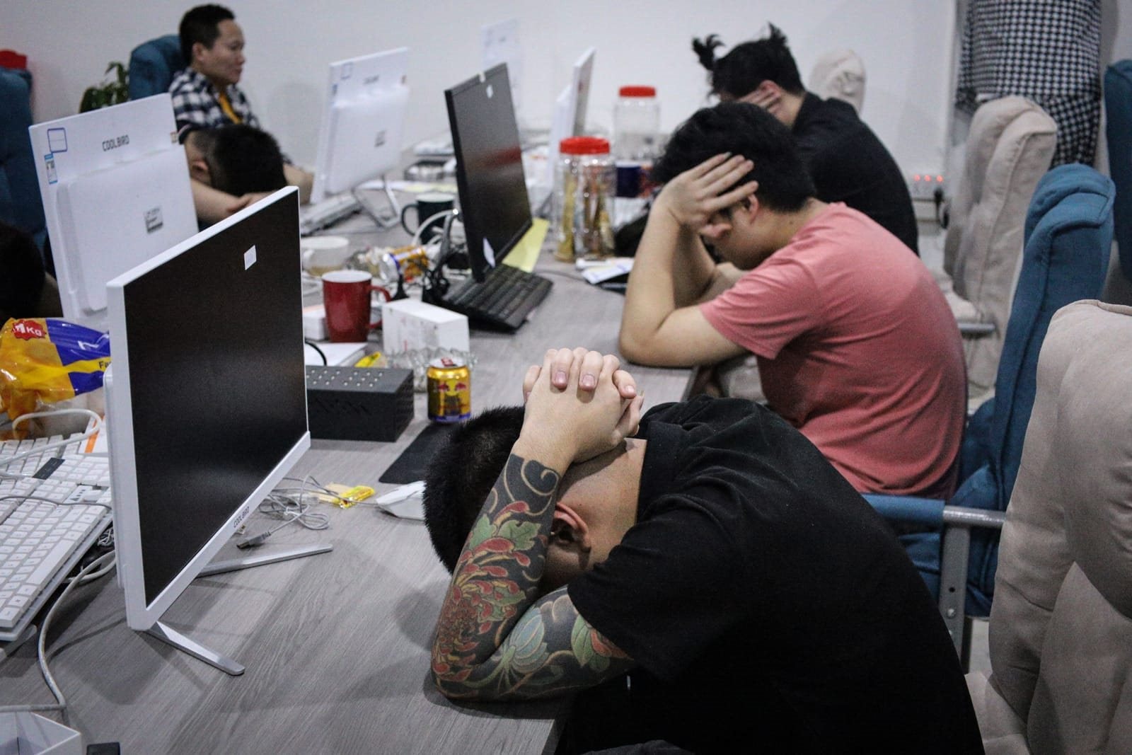 "Hí hửng" nhận việc lương 20 triệu trên Facebook, nam thanh niên bị đưa luôn đến trại lừa đảo ở Campuchia- Ảnh 1. "Hí hửng" nhận việc lương 20 triệu trên Facebook, nam thanh niên bị đưa luôn đến trại lừa đảo ở Campuchia- Ảnh 1.