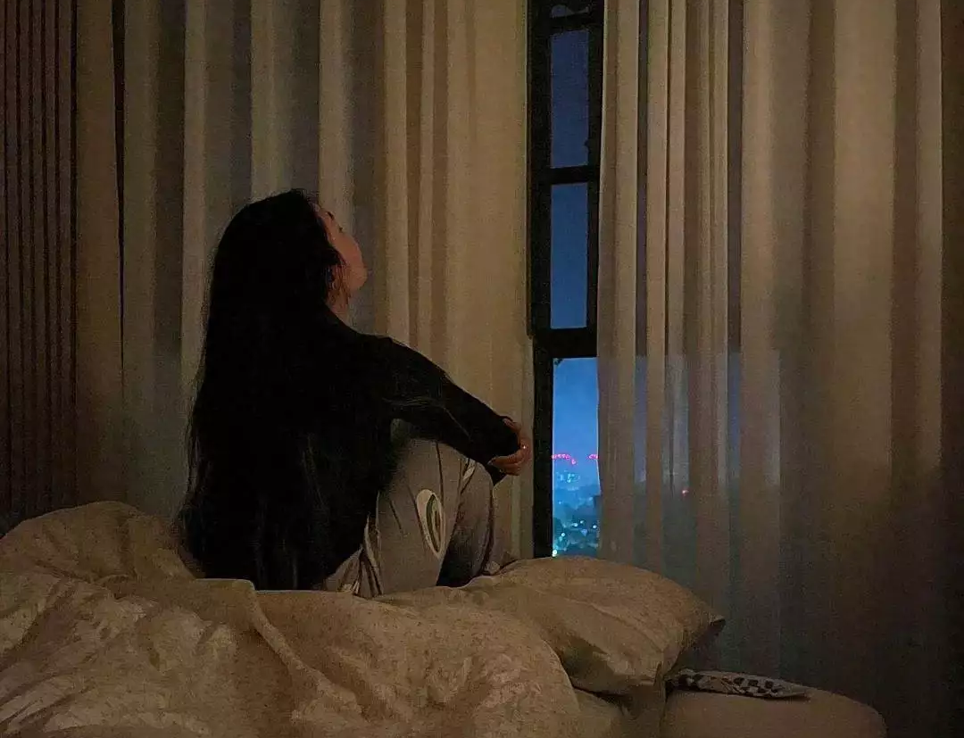 Để 5 thứ này trong phòng ngủ, bạn sẽ phải "hối hận" lúc nửa đêm!- Ảnh 1. Để 5 thứ này trong phòng ngủ, bạn sẽ phải "hối hận" lúc nửa đêm!- Ảnh 1.