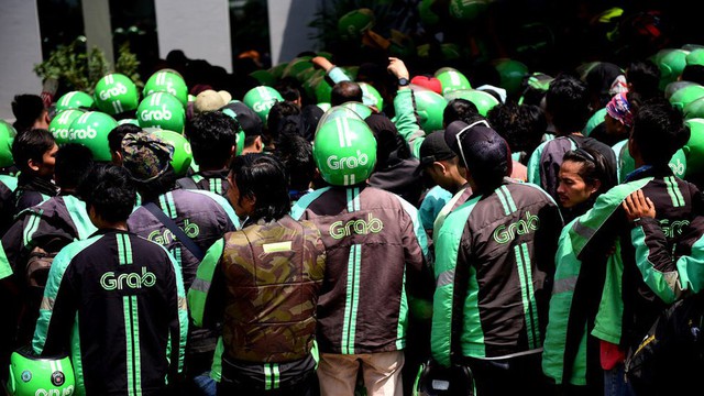 Chạy Grab, Gojek được 200k/ngày mà mỗi cuốc xe bị "cắt máu" đến 20%: Làm nghề này ở đây là khổ hay sướng?- Ảnh 3. Chạy Grab, Gojek được 200k/ngày mà mỗi cuốc xe bị "cắt máu" đến 20%: Làm nghề này ở đây là khổ hay sướng?- Ảnh 3.