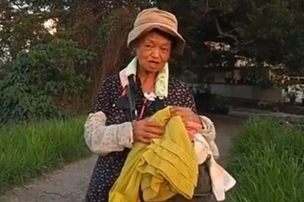 Bi kịch khiến nam diễn viên hạng A sống như người nghèo, để chị gái trông như ăn xin cũng không đụng đến 18.000 tỷ- Ảnh 8. Bi kịch khiến nam diễn viên hạng A sống như người nghèo, để chị gái trông như ăn xin cũng không đụng đến 18.000 tỷ- Ảnh 8.