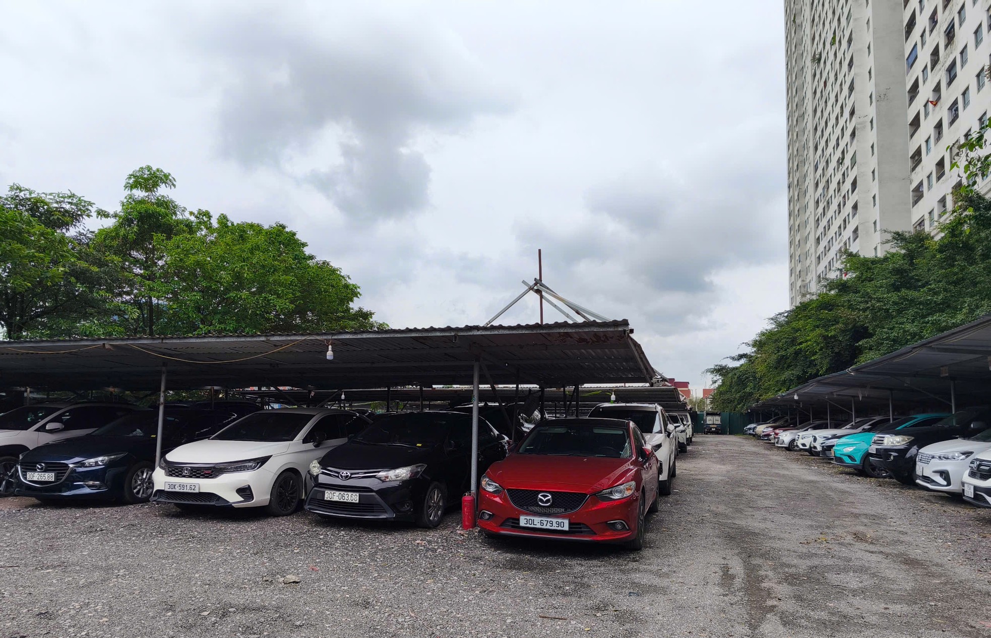 Cận cảnh bãi xe lậu nộp tiền 'bảo kê' cho Bí thư Đảng ủy phường Hoàng Liệt- Ảnh 14. Cận cảnh bãi xe lậu nộp tiền 'bảo kê' cho Bí thư Đảng ủy phường Hoàng Liệt- Ảnh 14.
