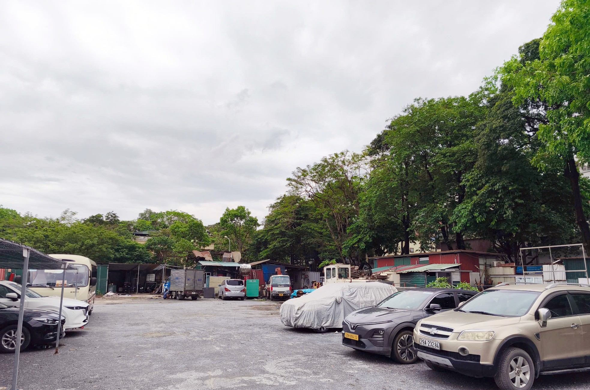 Cận cảnh bãi xe lậu nộp tiền 'bảo kê' cho Bí thư Đảng ủy phường Hoàng Liệt- Ảnh 13. Cận cảnh bãi xe lậu nộp tiền 'bảo kê' cho Bí thư Đảng ủy phường Hoàng Liệt- Ảnh 13.