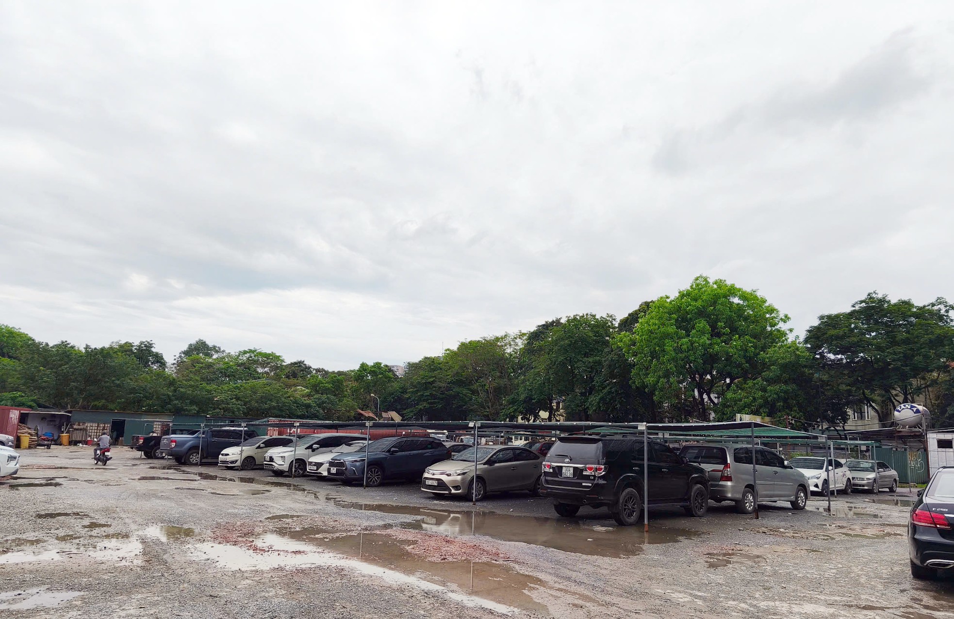 Cận cảnh bãi xe lậu nộp tiền 'bảo kê' cho Bí thư Đảng ủy phường Hoàng Liệt- Ảnh 10. Cận cảnh bãi xe lậu nộp tiền 'bảo kê' cho Bí thư Đảng ủy phường Hoàng Liệt- Ảnh 10.