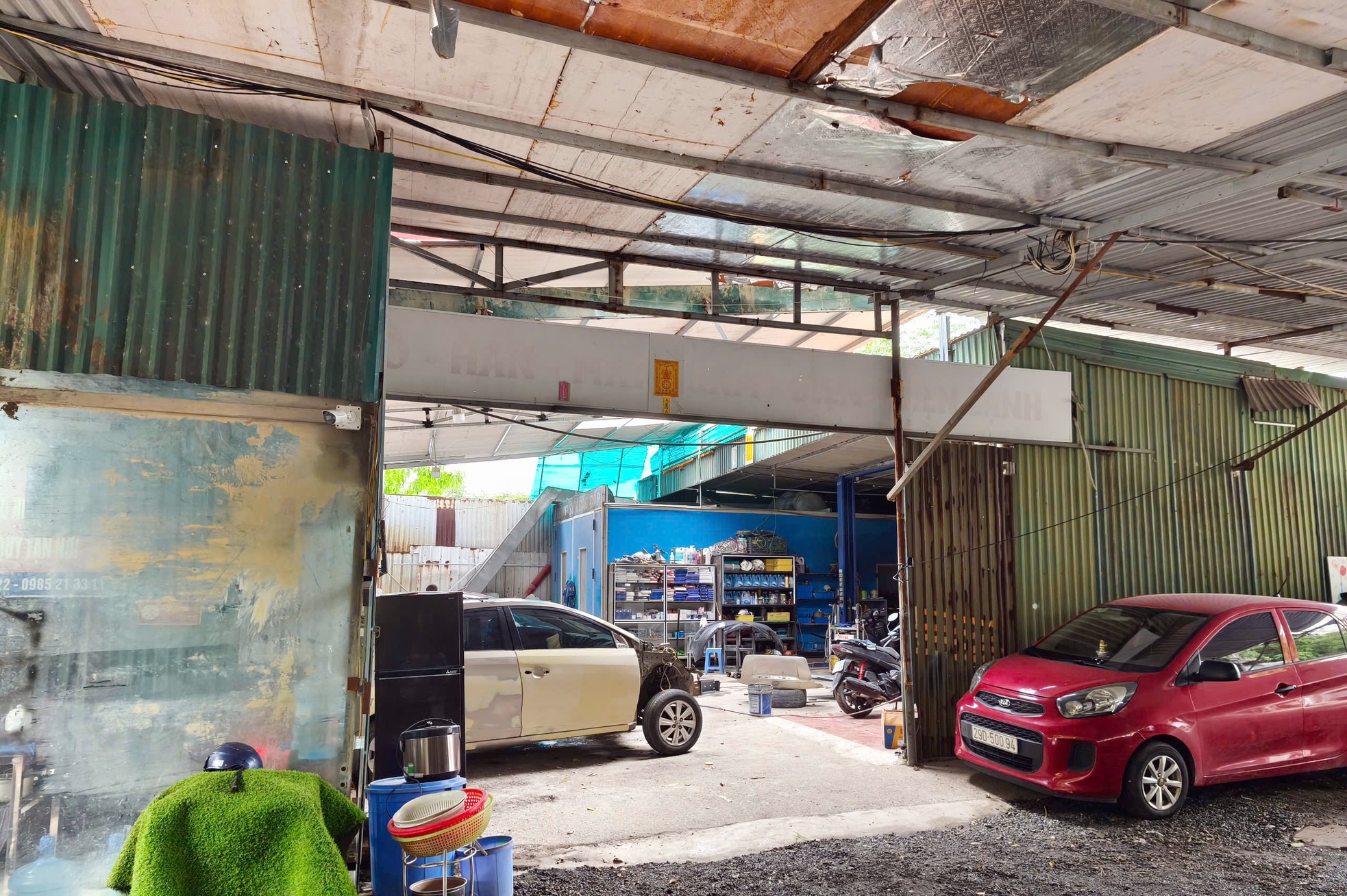 Cận cảnh bãi xe lậu nộp tiền 'bảo kê' cho Bí thư Đảng ủy phường Hoàng Liệt- Ảnh 9. Cận cảnh bãi xe lậu nộp tiền 'bảo kê' cho Bí thư Đảng ủy phường Hoàng Liệt- Ảnh 9.