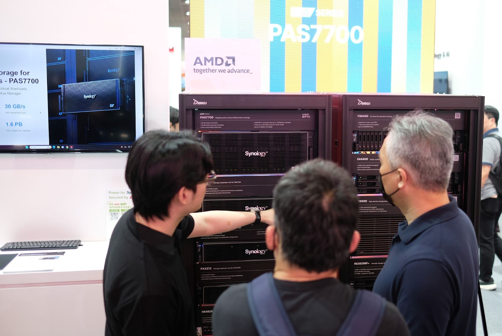 Synology trình diễn hàng loạt tính năng AI ấn tượng tại Computex 2025- Ảnh 6. Synology trình diễn hàng loạt tính năng AI ấn tượng tại Computex 2025- Ảnh 6.