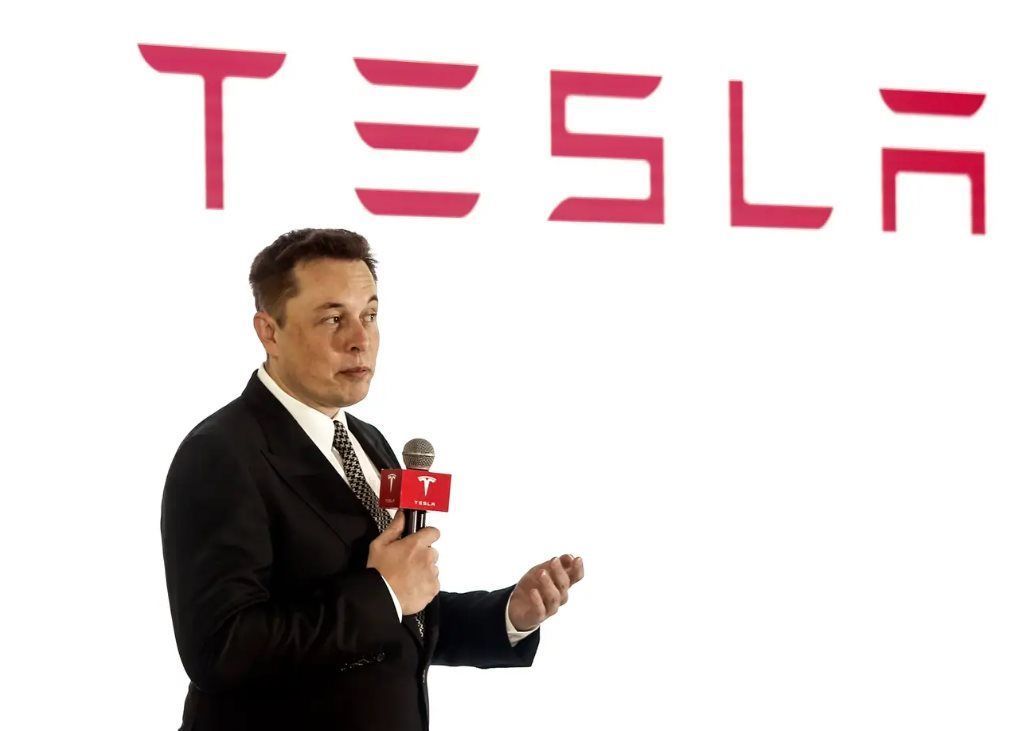 Elon Musk âm mưu lật đổ Uber, Grab bằng xe điện với hơn 160.000 km dữ liệu mỗi phút- Ảnh 1. Elon Musk âm mưu lật đổ Uber, Grab bằng xe điện với hơn 160.000 km dữ liệu mỗi phút- Ảnh 1.