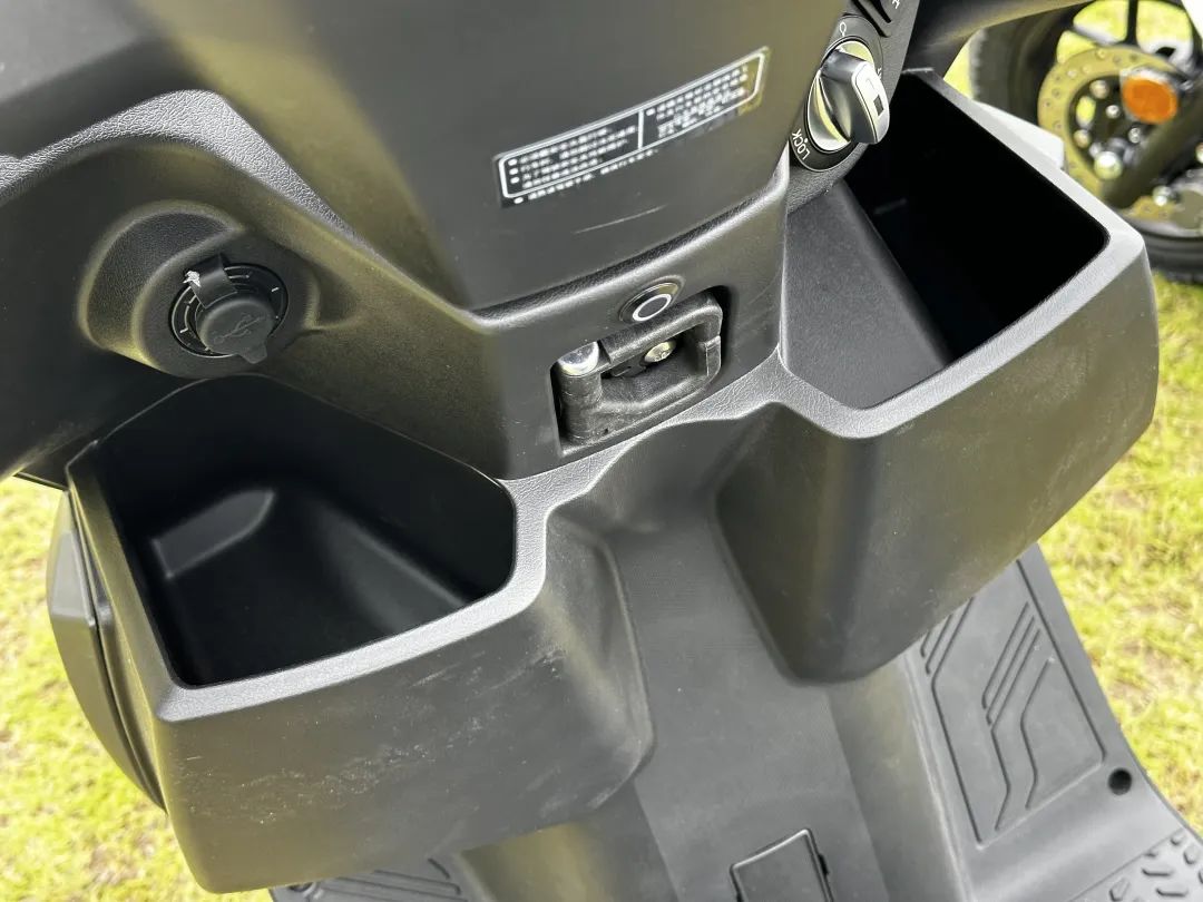 'Vua xe ga' 125cc siêu tiết kiệm xăng ra mắt: ABS 2 kênh xịn xò ngang Honda SH, giá rẻ hơn Air Blade- Ảnh 5. 'Vua xe ga' 125cc siêu tiết kiệm xăng ra mắt: ABS 2 kênh xịn xò ngang Honda SH, giá rẻ hơn Air Blade- Ảnh 5.
