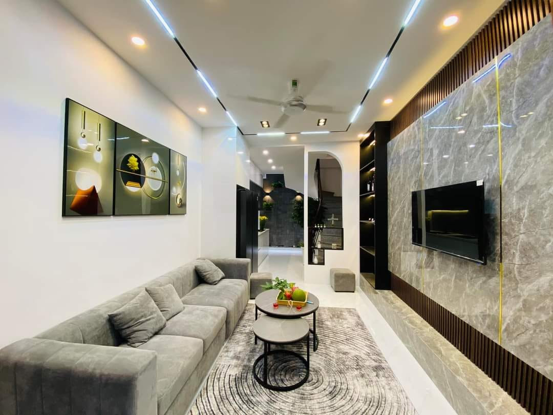 Cứ ngỡ ở chung cư Hà Nội là sướng, nhưng cầm 8 tỷ đồng đi tìm chỗ ở cho cả gia đình mới ngã ngửa điều này- Ảnh 1. Cứ ngỡ ở chung cư Hà Nội là sướng, nhưng cầm 8 tỷ đồng đi tìm chỗ ở cho cả gia đình mới ngã ngửa điều này- Ảnh 1.
