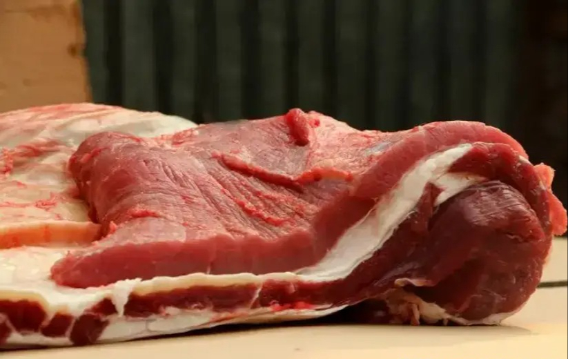 Đi chợ thấy thịt bò treo cao - thịt bò để bàn: Cao thủ ẩm thực liếc mắt 1 giây là biết loại nên mua!- Ảnh 3. Đi chợ thấy thịt bò treo cao - thịt bò để bàn: Cao thủ ẩm thực liếc mắt 1 giây là biết loại nên mua!- Ảnh 3.