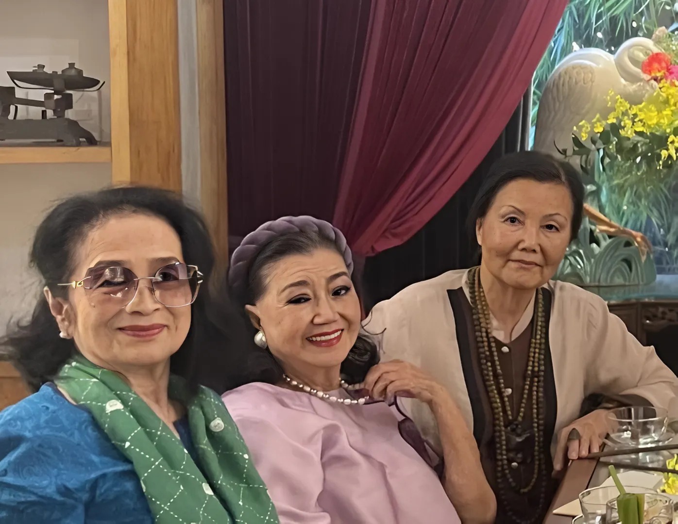 Cuộc sống đơn độc trong căn nhà ở Quận 3 của tuyệt sắc giai nhân có "đôi mắt đẹp nhất Việt Nam"- Ảnh 7. Cuộc sống đơn độc trong căn nhà ở Quận 3 của tuyệt sắc giai nhân có "đôi mắt đẹp nhất Việt Nam"- Ảnh 7.