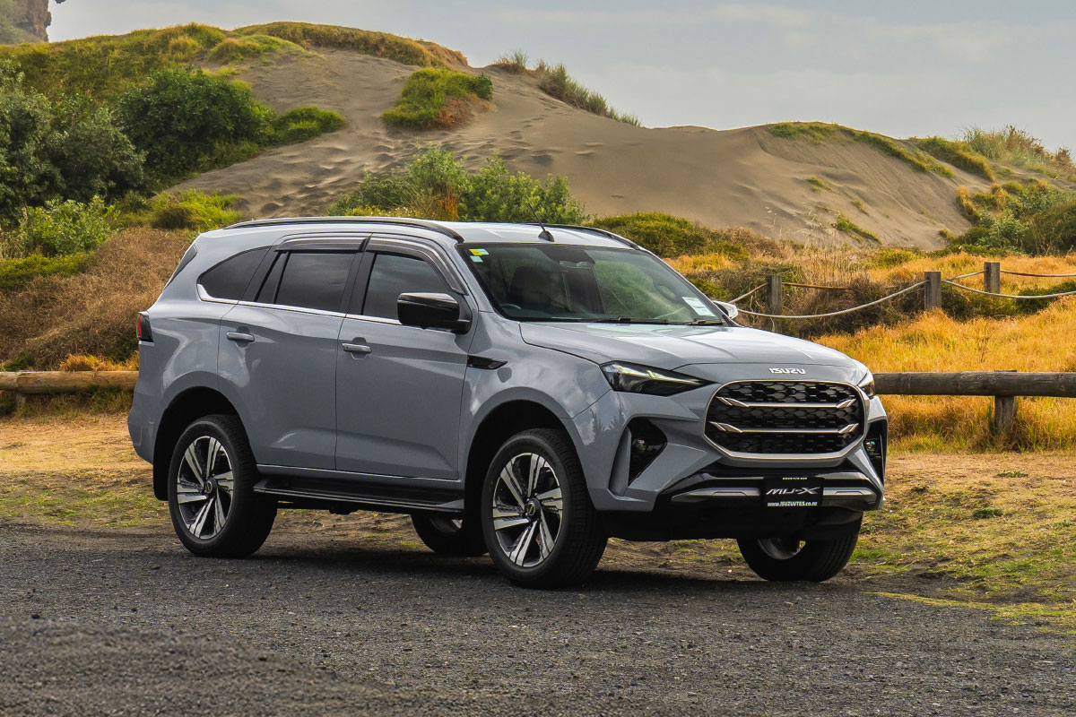 Đại lý báo Isuzu mu-X 2025 ra mắt Việt Nam tháng sau, cạnh tranh Everest bằng thiết kế mới long lanh, động cơ có thể gây tranh cãi- Ảnh 5. Đại lý báo Isuzu mu-X 2025 ra mắt Việt Nam tháng sau, cạnh tranh Everest bằng thiết kế mới long lanh, động cơ có thể gây tranh cãi- Ảnh 5.