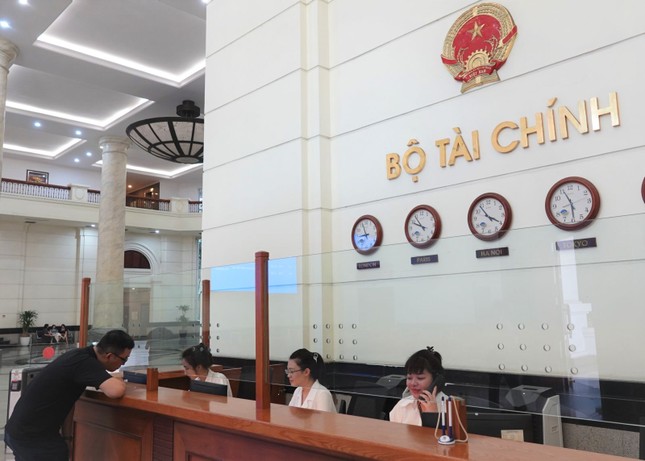 Bộ Tài chính có hơn 10.400 người nghỉ hưu trước tuổi- Ảnh 1. Bộ Tài chính có hơn 10.400 người nghỉ hưu trước tuổi- Ảnh 1.