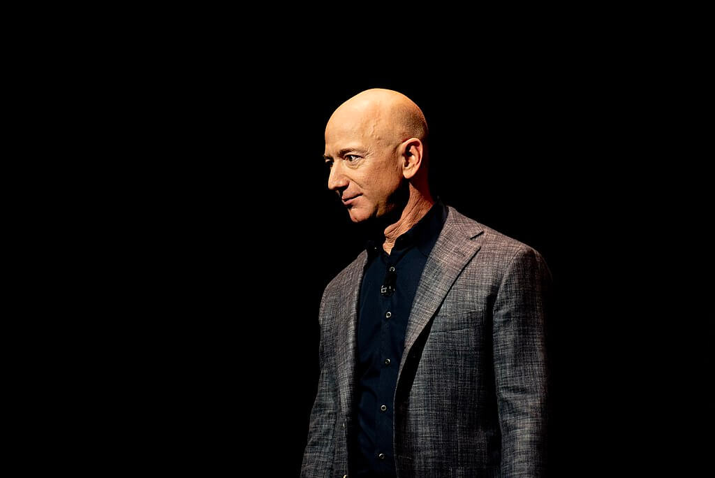 Câu chuyện về 2 chiếc lò sưởi tên "Kẻ mộng mơ" và "Thợ xây" trong thư viện của Jeff Bezos: Bài học cho bất kỳ ai đang thấy bất lực trong cuộc sống- Ảnh 1. Câu chuyện về 2 chiếc lò sưởi tên "Kẻ mộng mơ" và "Thợ xây" trong thư viện của Jeff Bezos: Bài học cho bất kỳ ai đang thấy bất lực trong cuộc sống- Ảnh 1.
