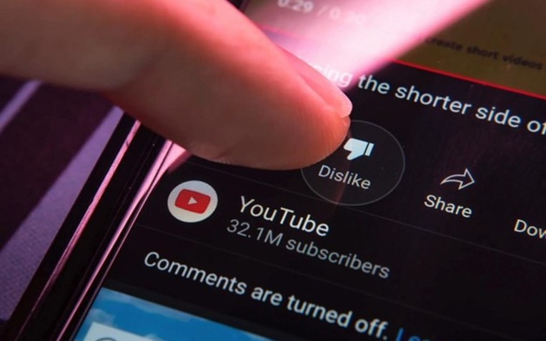 Google thúc giục người dùng chi tiền vào YouTube Premium, nhưng một nút ‘chặn kênh’ đơn giản thì lại không có- Ảnh 1.