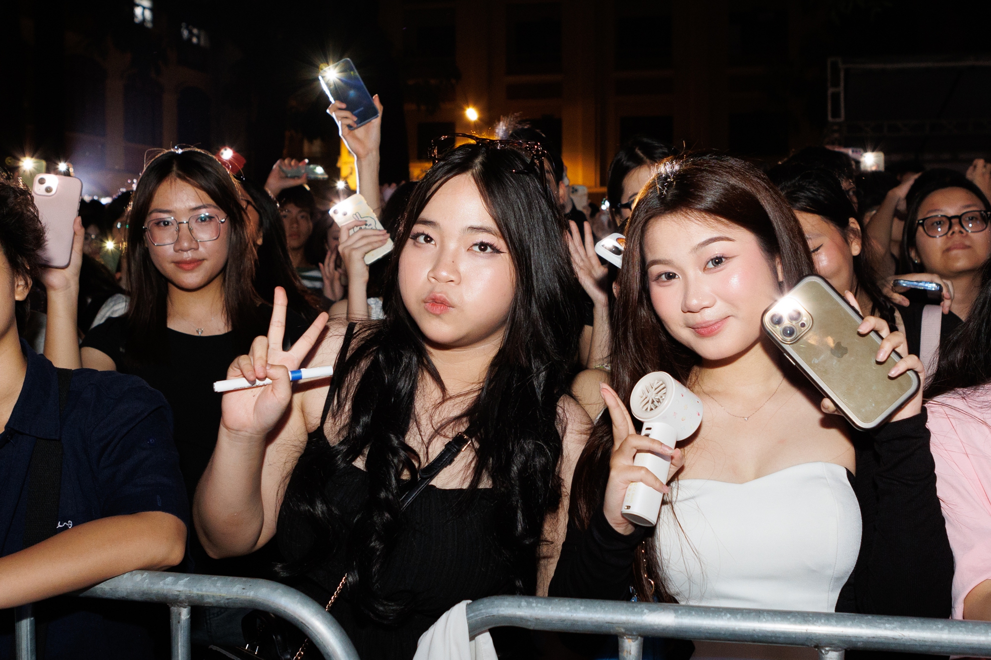 Đến Phan Đình Phùng ngày prom cuối cấp để biết vì sao nơi này luôn vững vàng ở top BXH trường nhiều trai xinh gái đẹp nhất!- Ảnh 17. Đến Phan Đình Phùng ngày prom cuối cấp để biết vì sao nơi này luôn vững vàng ở top BXH trường nhiều trai xinh gái đẹp nhất!- Ảnh 17.