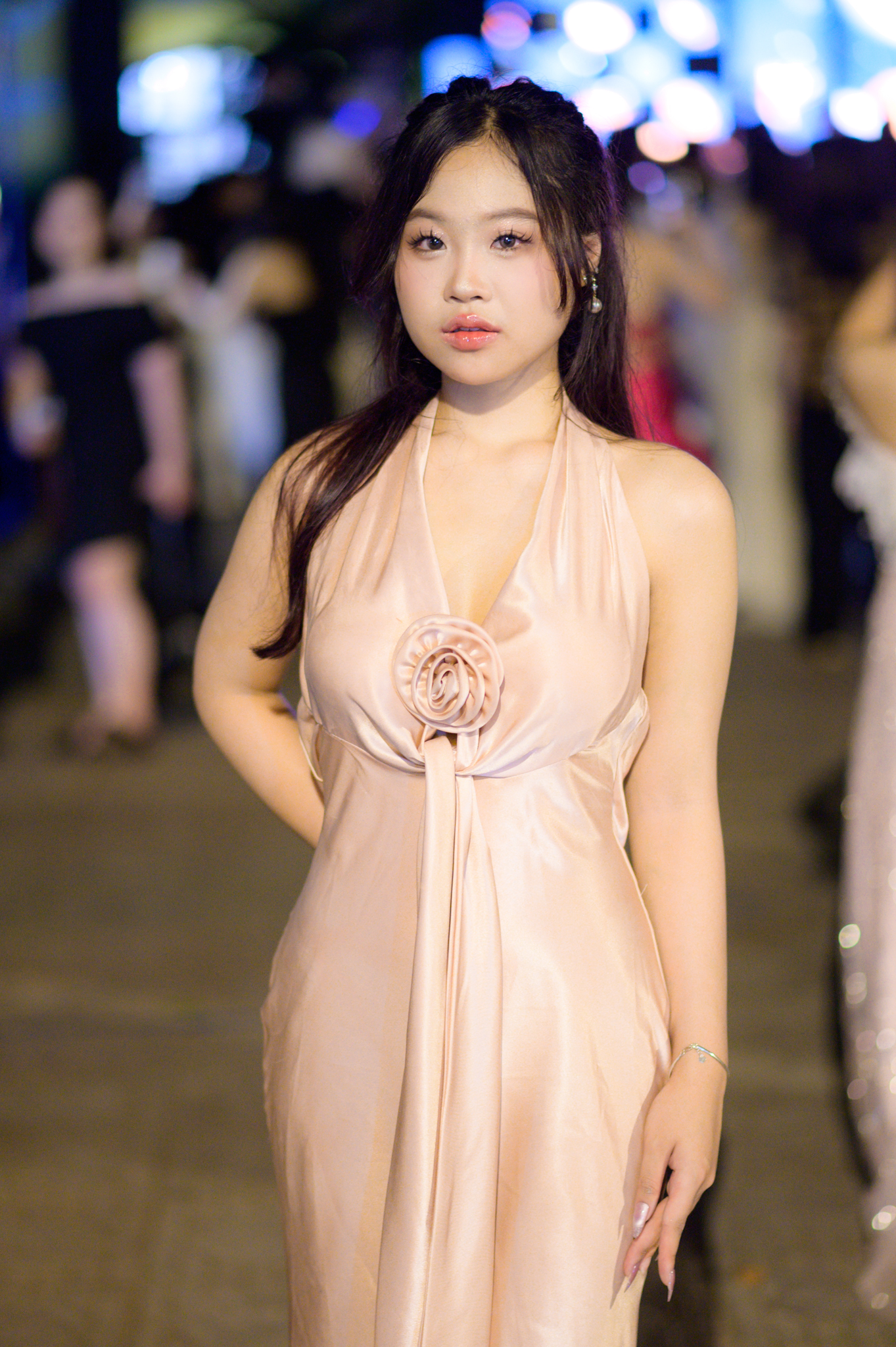 Đến Phan Đình Phùng ngày prom cuối cấp để biết vì sao nơi này luôn vững vàng ở top BXH trường nhiều trai xinh gái đẹp nhất!- Ảnh 11. Đến Phan Đình Phùng ngày prom cuối cấp để biết vì sao nơi này luôn vững vàng ở top BXH trường nhiều trai xinh gái đẹp nhất!- Ảnh 11.