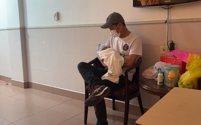 Nam diễn viên 52 tuổi vỡ òa đón con trai đầu lòng với vợ kém 26 tuổi- Ảnh 2. Nam diễn viên 52 tuổi vỡ òa đón con trai đầu lòng với vợ kém 26 tuổi- Ảnh 2.