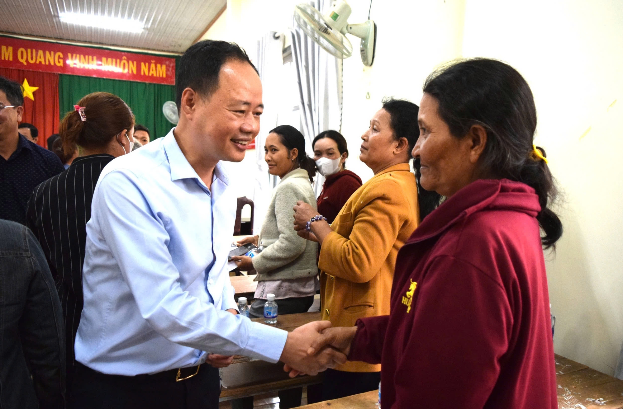 Chủ tịch UBND tỉnh Lâm Đồng đối thoại với người dân tại dự án ngàn tỉ- Ảnh 2. Chủ tịch UBND tỉnh Lâm Đồng đối thoại với người dân tại dự án ngàn tỉ- Ảnh 2.