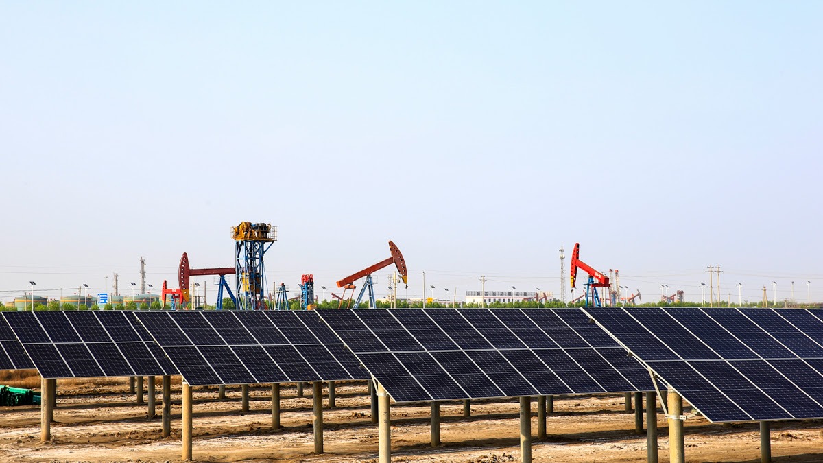 'Petrostates' xưa rồi - một quốc gia sắp cho Mỹ, EU 'hít khói' để trở thành 'electrostates' đầu tiên trên toàn cầu- Ảnh 1. 'Petrostates' xưa rồi - một quốc gia sắp cho Mỹ, EU 'hít khói' để trở thành 'electrostates' đầu tiên trên toàn cầu- Ảnh 1.