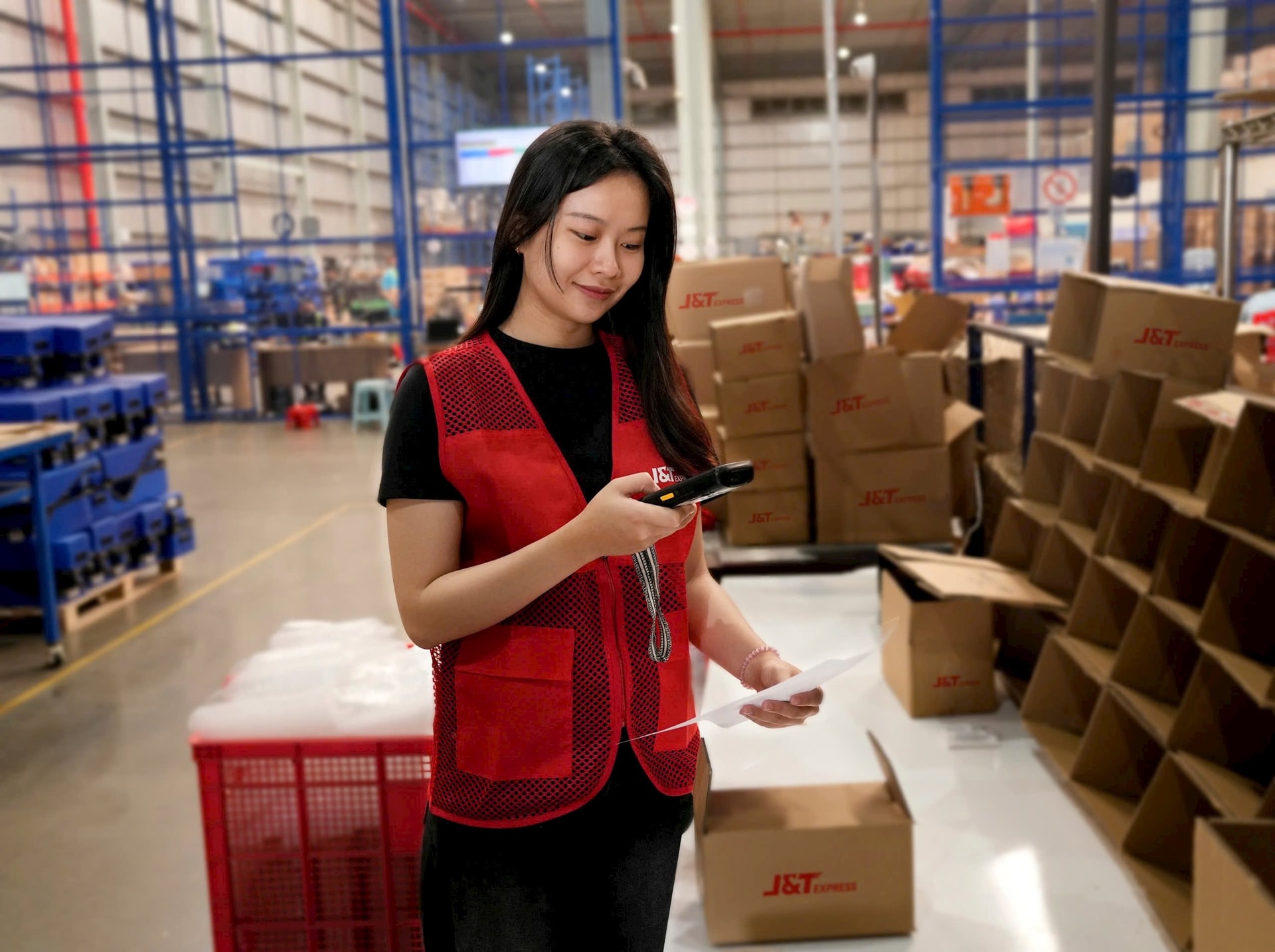 J&T Express trở thành đối tác vận chuyển các sản phẩm công nghệ cho Samsung Việt Nam- Ảnh 2. J&T Express trở thành đối tác vận chuyển các sản phẩm công nghệ cho Samsung Việt Nam- Ảnh 2.