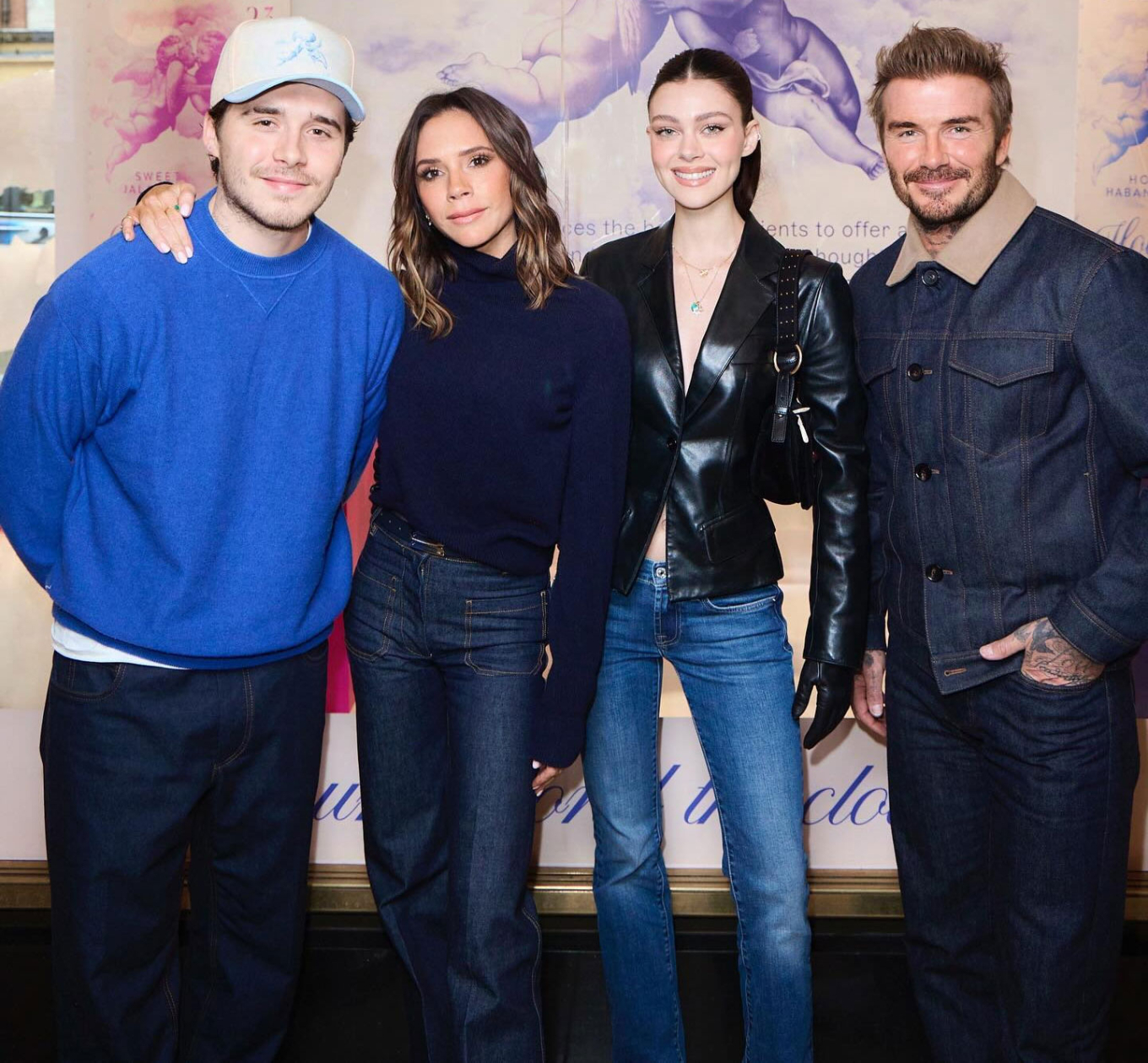 Động thái mới drama lục đục nội bộ nhà Beckham, mẹ chồng nhún nhường, vợ chồng con trai cả vẫn quyết thờ ơ- Ảnh 1. Động thái mới drama lục đục nội bộ nhà Beckham, mẹ chồng nhún nhường, vợ chồng con trai cả vẫn quyết thờ ơ- Ảnh 1.