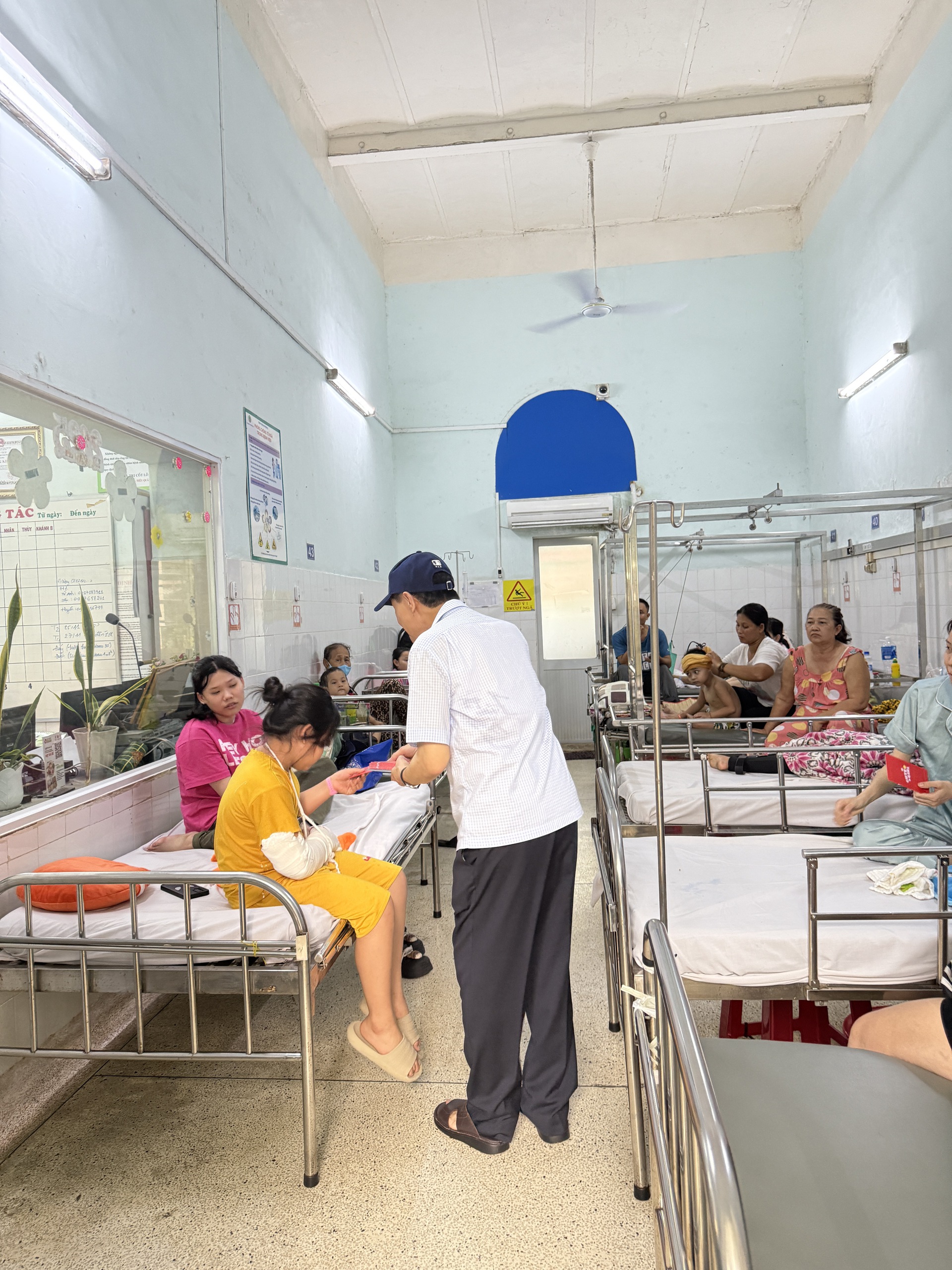 Món quà sinh nhật đặc biệt của “vua hàng hiệu” Johnathan Hạnh Nguyễn- Ảnh 2. Món quà sinh nhật đặc biệt của “vua hàng hiệu” Johnathan Hạnh Nguyễn- Ảnh 2.