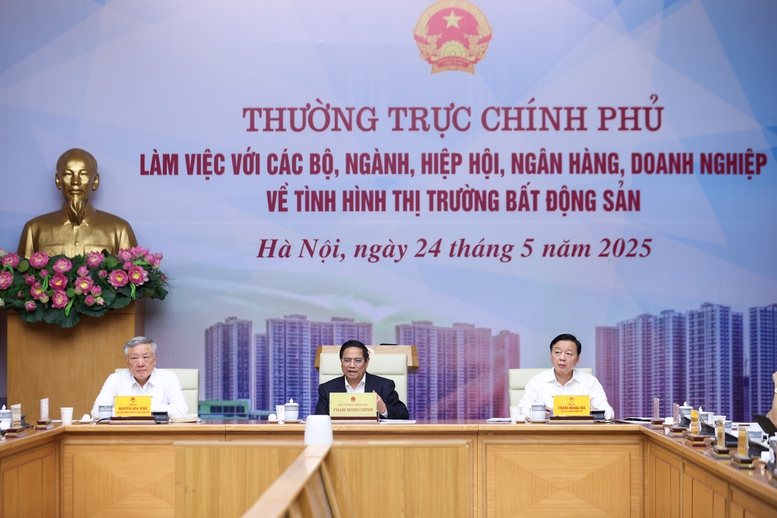 Thủ tướng: Xử lý nghiêm các hành vi đầu cơ, lũng đoạn; hướng tới mục tiêu mọi người dân đều có chỗ ở- Ảnh 2. Thủ tướng: Xử lý nghiêm các hành vi đầu cơ, lũng đoạn; hướng tới mục tiêu mọi người dân đều có chỗ ở- Ảnh 2.