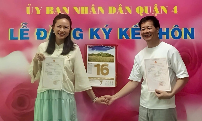 Hoa hậu Việt lấy chồng hơn 26 tuổi: Được sang tên tài sản trăm tỷ- Ảnh 6. Hoa hậu Việt lấy chồng hơn 26 tuổi: Được sang tên tài sản trăm tỷ- Ảnh 6.
