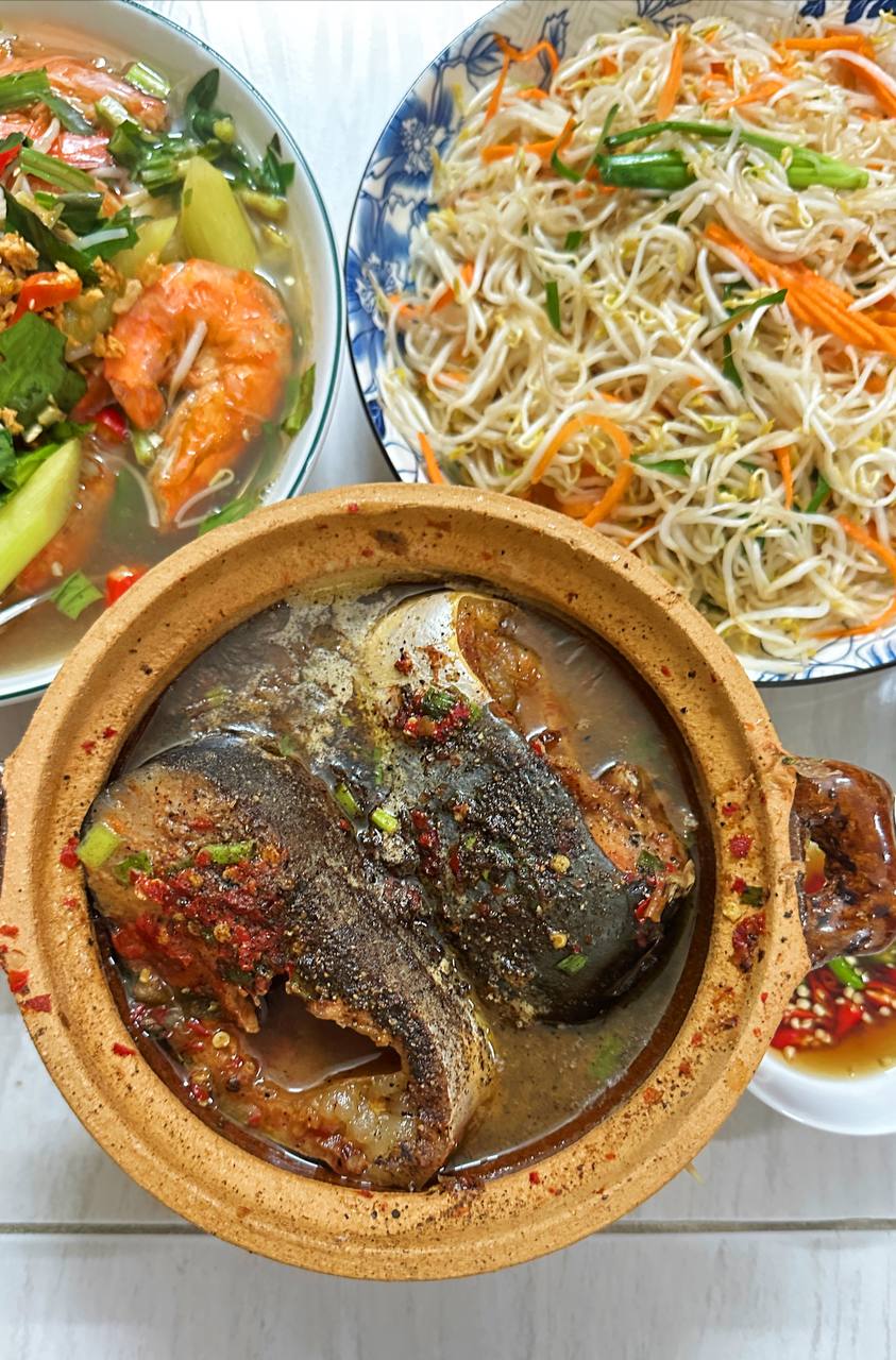 Cận cảnh nồi cá kho chỉ 40k gây sốt ở TPHCM, khách hí hửng vì Cận cảnh nồi cá kho chỉ 40k gây sốt ở TPHCM, khách hí hửng vì