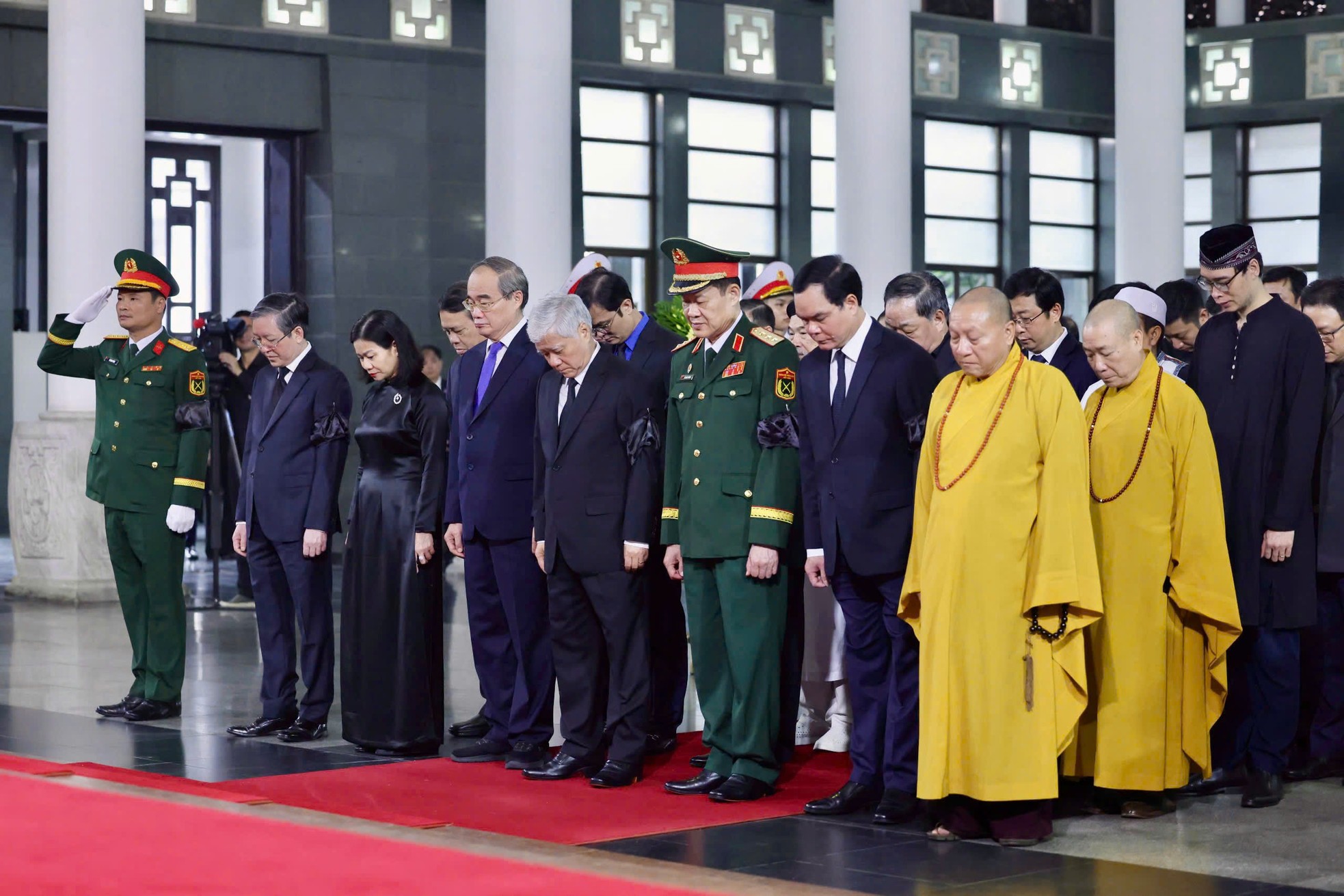 Lãnh đạo Đảng, Nhà nước viếng nguyên Chủ tịch nước Trần Đức Lương- Ảnh 13. Lãnh đạo Đảng, Nhà nước viếng nguyên Chủ tịch nước Trần Đức Lương- Ảnh 13.