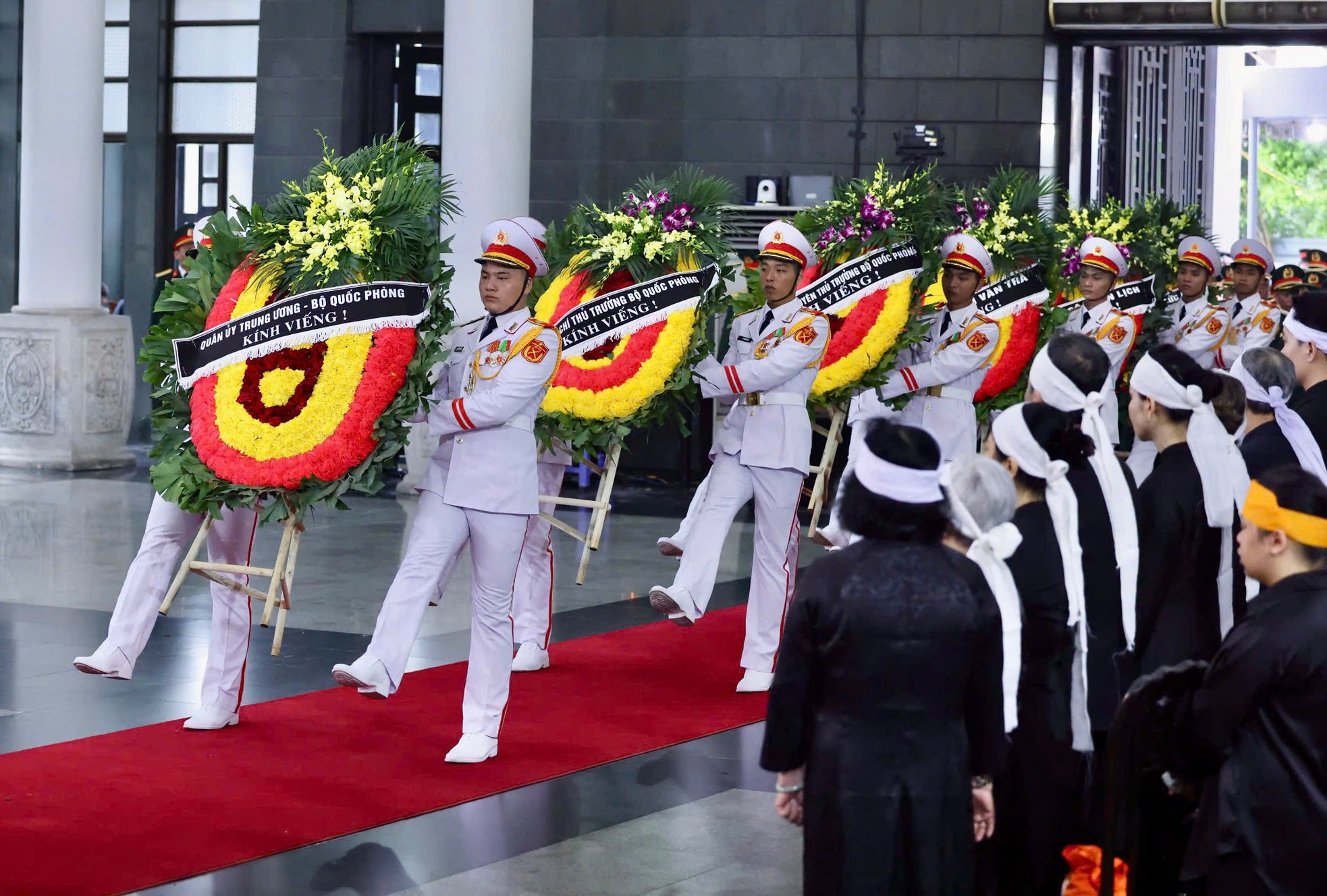 Lãnh đạo Đảng, Nhà nước viếng nguyên Chủ tịch nước Trần Đức Lương- Ảnh 19. Lãnh đạo Đảng, Nhà nước viếng nguyên Chủ tịch nước Trần Đức Lương- Ảnh 19.