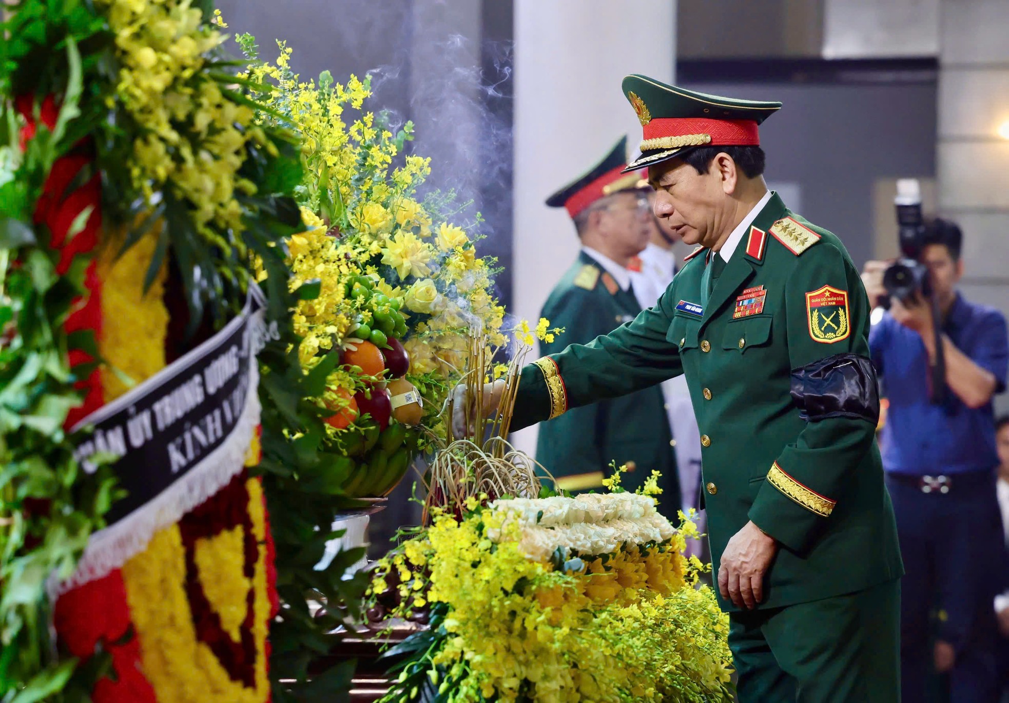 Lãnh đạo Đảng, Nhà nước viếng nguyên Chủ tịch nước Trần Đức Lương- Ảnh 21. Lãnh đạo Đảng, Nhà nước viếng nguyên Chủ tịch nước Trần Đức Lương- Ảnh 21.