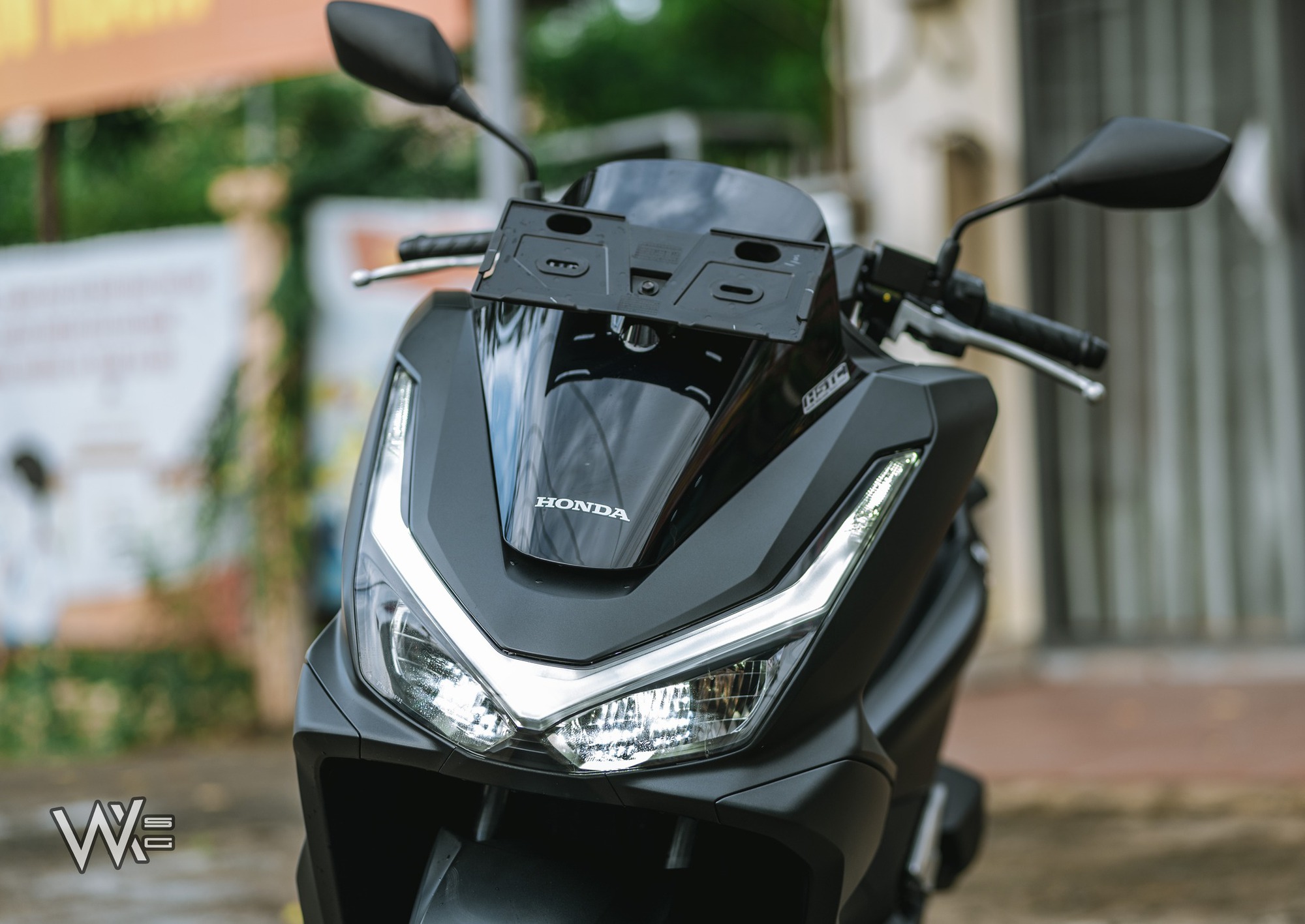 Honda Phi Thuyền 2025 quá 'hot', một lô vừa về giờ còn vài chiếc: Cốp to hơn của SH, ăn xăng 2,2L/100km- Ảnh 7. Honda Phi Thuyền 2025 quá 'hot', một lô vừa về giờ còn vài chiếc: Cốp to hơn của SH, ăn xăng 2,2L/100km- Ảnh 7.