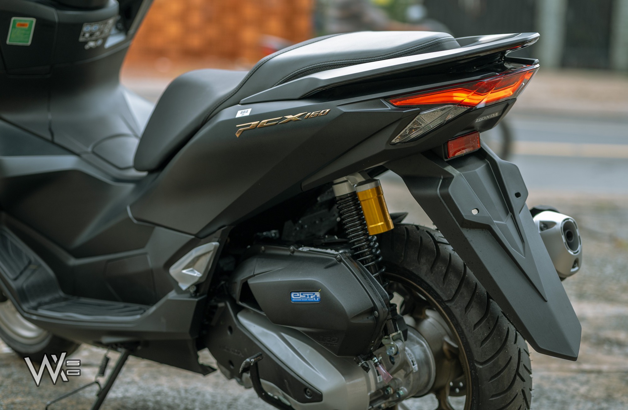 Honda Phi Thuyền 2025 quá 'hot', một lô vừa về giờ còn vài chiếc: Cốp to hơn của SH, ăn xăng 2,2L/100km- Ảnh 8. Honda Phi Thuyền 2025 quá 'hot', một lô vừa về giờ còn vài chiếc: Cốp to hơn của SH, ăn xăng 2,2L/100km- Ảnh 8.