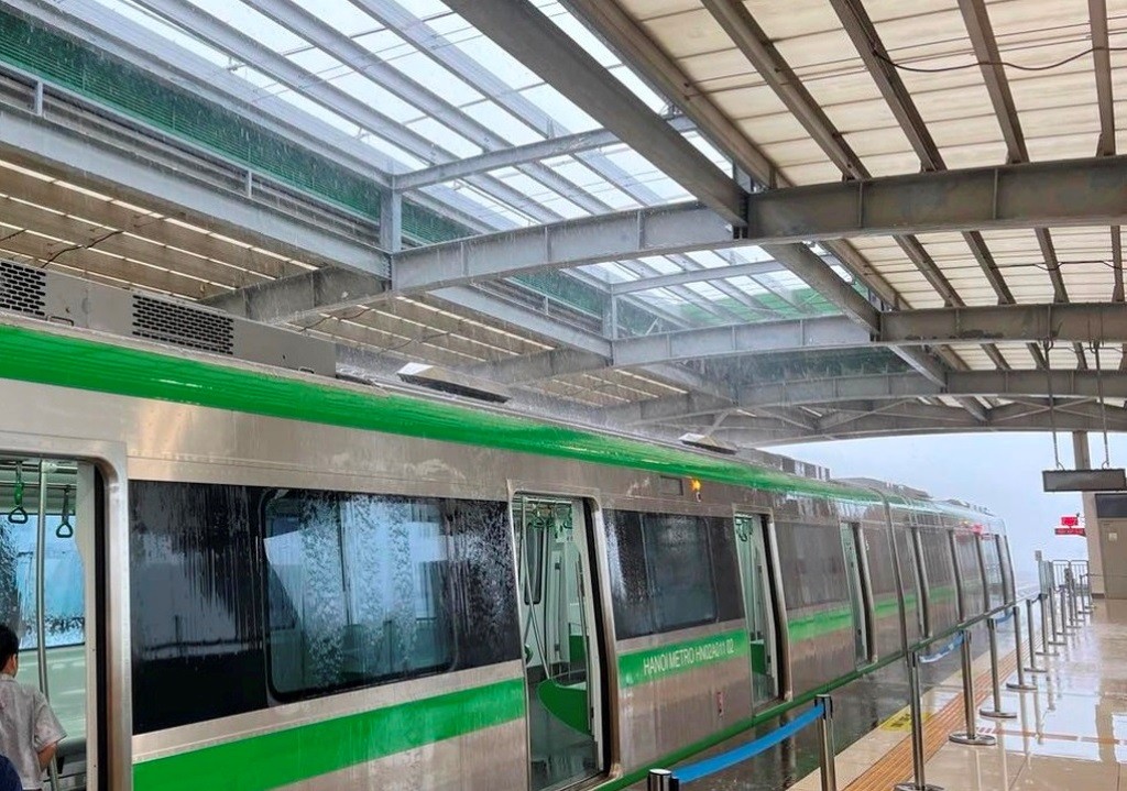 Hà Nội: Cận cảnh các hạng mục xuống cấp, hư hỏng tại ga tàu Yên Nghĩa- Ảnh 1. Hà Nội: Cận cảnh các hạng mục xuống cấp, hư hỏng tại ga tàu Yên Nghĩa- Ảnh 1.