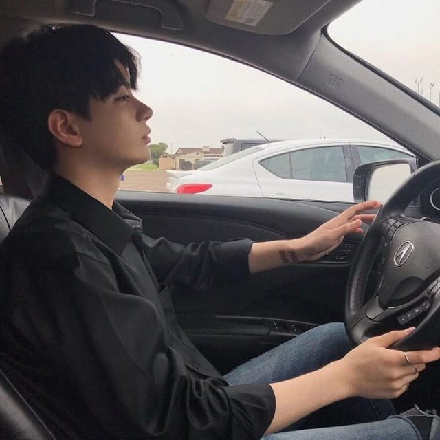 Chuyện mua ô tô: Xe là của mình, nhưng tiền lại của... ngân hàng- Ảnh 1. Chuyện mua ô tô: Xe là của mình, nhưng tiền lại của... ngân hàng- Ảnh 1.