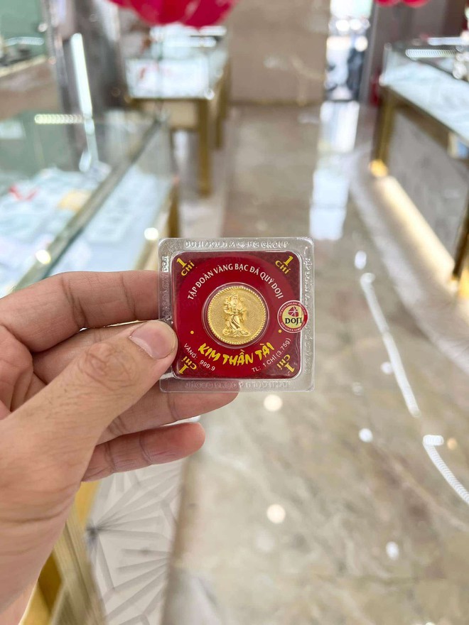 “Thế hệ cợt nhả” ngày càng thích mua vàng: Lướt mạng, săn chỉ, giàu thầm lặng- Ảnh 4. “Thế hệ cợt nhả” ngày càng thích mua vàng: Lướt mạng, săn chỉ, giàu thầm lặng- Ảnh 4.