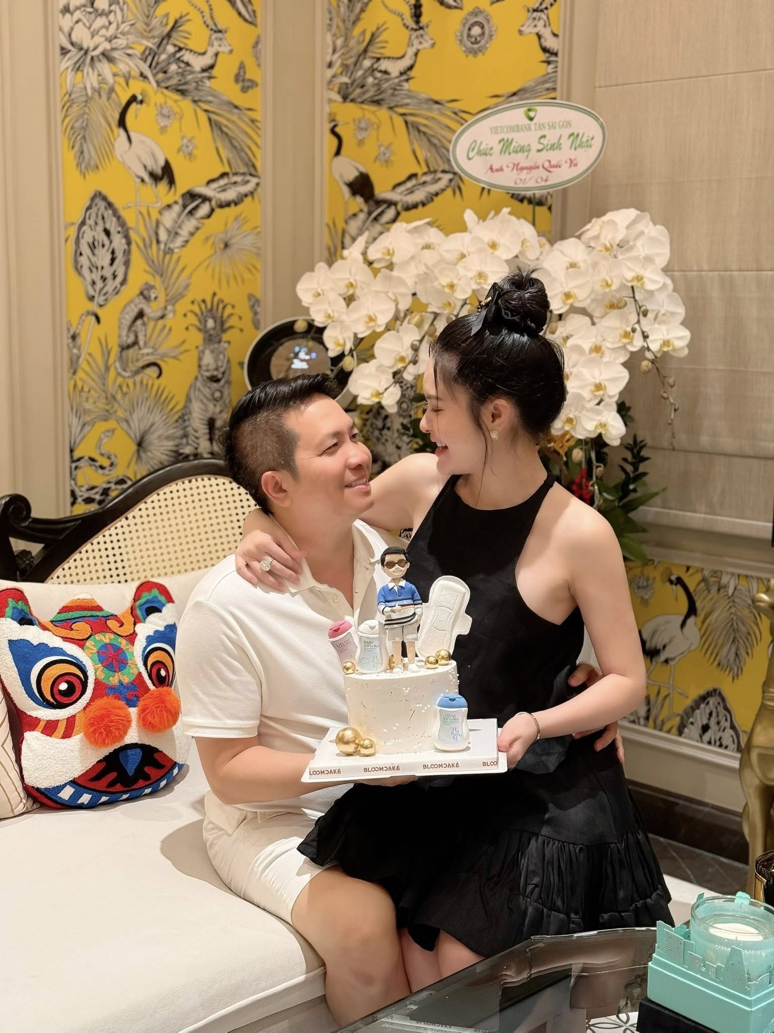 Cuộc sống nhiều ồn ào của nữ nghệ sĩ ở biệt thự 300m2 quận 7, xây biệt thự 400 tỷ đầy bí ẩn- Ảnh 5. Cuộc sống nhiều ồn ào của nữ nghệ sĩ ở biệt thự 300m2 quận 7, xây biệt thự 400 tỷ đầy bí ẩn- Ảnh 5.