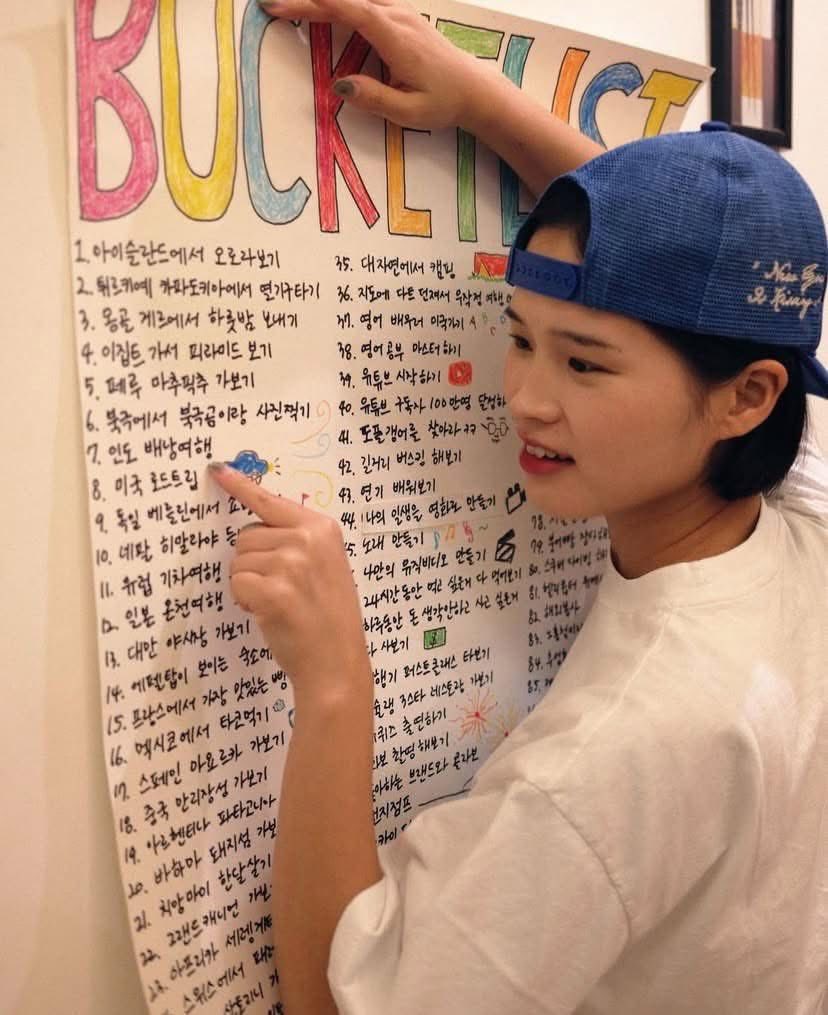 Người Việt bình luận về 100 mục tiêu của nữ YouTuber du lịch Người Việt bình luận về 100 mục tiêu của nữ YouTuber du lịch