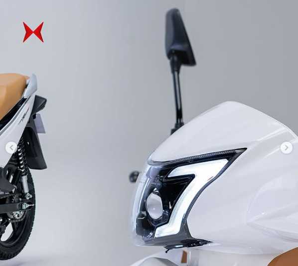 Xe máy số lịch lãm như Future nhưng cụm đèn cực ấn tượng: Trang bị sẵn Bi-LED như ô tô, giá bán thế nào?- Ảnh 4. Xe máy số lịch lãm như Future nhưng cụm đèn cực ấn tượng: Trang bị sẵn Bi-LED như ô tô, giá bán thế nào?- Ảnh 4.