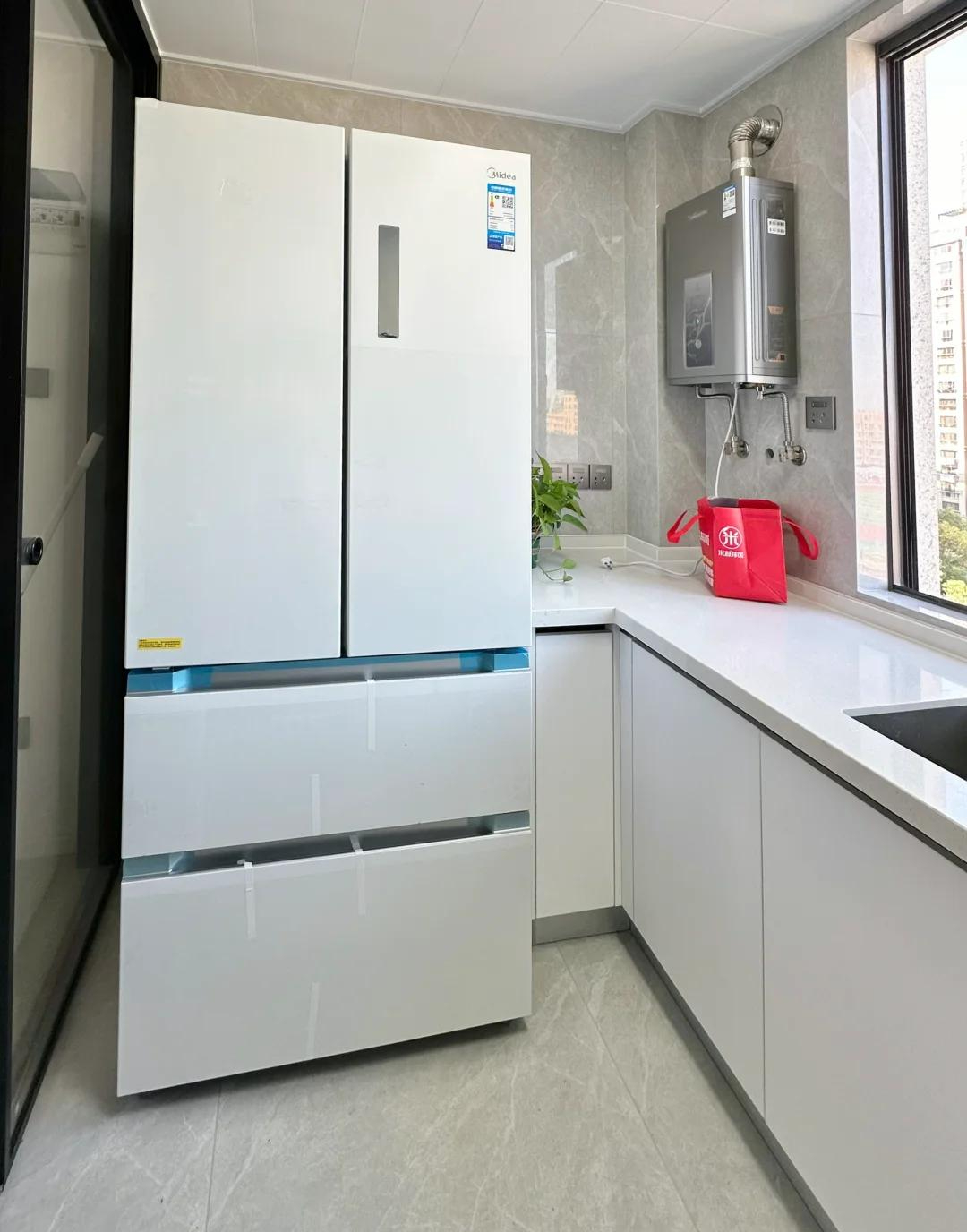 Không còn đặt tủ lạnh trong bếp: Xu hướng mới của người trẻ khiến nhiều người nhận ra mình đã “lỗi thời”- Ảnh 2. Không còn đặt tủ lạnh trong bếp: Xu hướng mới của người trẻ khiến nhiều người nhận ra mình đã “lỗi thời”- Ảnh 2.