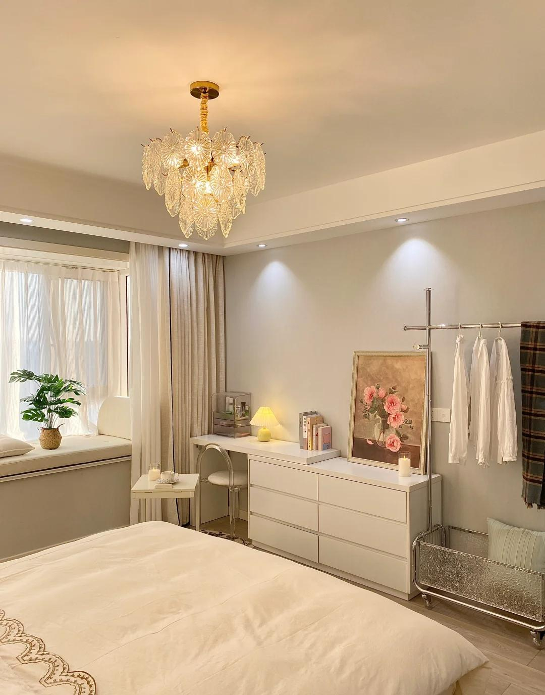 Tủ quần áo truyền thống dần biến mất khỏi phòng ngủ: Nhều người chuyển sang 3 cách này vì tiện hơn, đẹp hơn và rẻ một nửa- Ảnh 4. Tủ quần áo truyền thống dần biến mất khỏi phòng ngủ: Nhều người chuyển sang 3 cách này vì tiện hơn, đẹp hơn và rẻ một nửa- Ảnh 4.