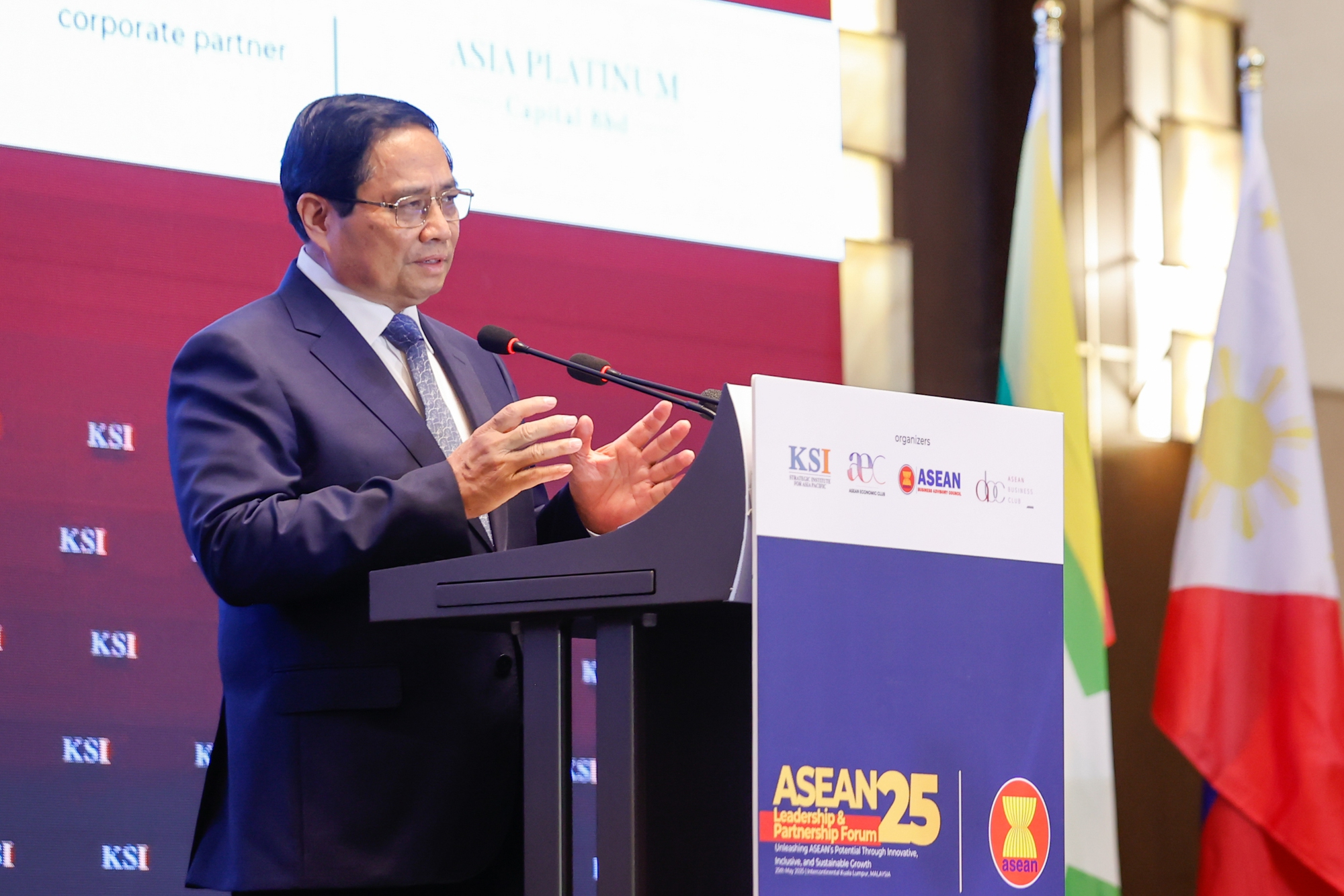 Thủ tướng Phạm Minh Chính là Nhà Lãnh đạo ASEAN tiêu biểu năm 2025- Ảnh 2. Thủ tướng Phạm Minh Chính là Nhà Lãnh đạo ASEAN tiêu biểu năm 2025- Ảnh 2.