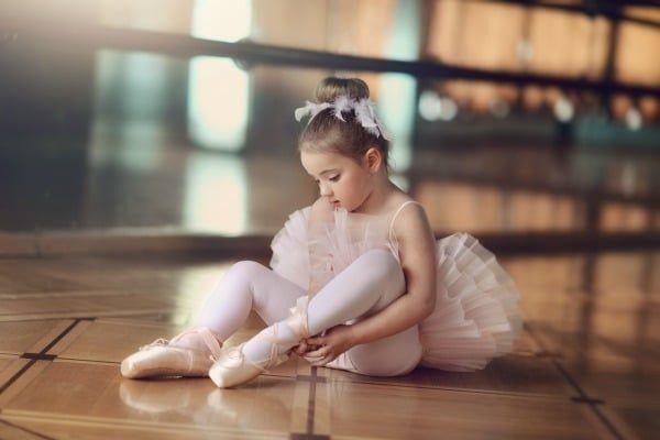 Cuộc đời rực rỡ của Gillian Lynne: Từ cô bé bị trường từ chối dạy trở thành vũ công huyền thoại, bước ngoặt cuộc đời từ câu nói của bác sĩ và tình yêu thương của mẹ- Ảnh 11. Cuộc đời rực rỡ của Gillian Lynne: Từ cô bé bị trường từ chối dạy trở thành vũ công huyền thoại, bước ngoặt cuộc đời từ câu nói của bác sĩ và tình yêu thương của mẹ- Ảnh 11.