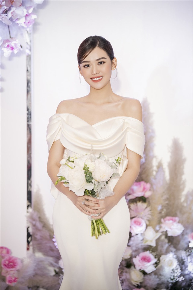 Á hậu kết hôn sớm nhất Vbiz, danh tính chồng vẫn bí ẩn- Ảnh 4. Á hậu kết hôn sớm nhất Vbiz, danh tính chồng vẫn bí ẩn- Ảnh 4.
