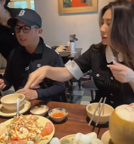 Cặp đôi Vbiz ly hôn 12 năm vẫn thoải mái gặp gỡ, tái ngộ, nghe xong lý do ai cũng gật gù- Ảnh 1. Cặp đôi Vbiz ly hôn 12 năm vẫn thoải mái gặp gỡ, tái ngộ, nghe xong lý do ai cũng gật gù- Ảnh 1.